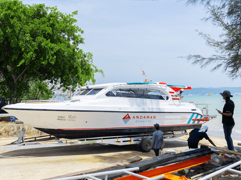 Yacht Maintenance & Detailing